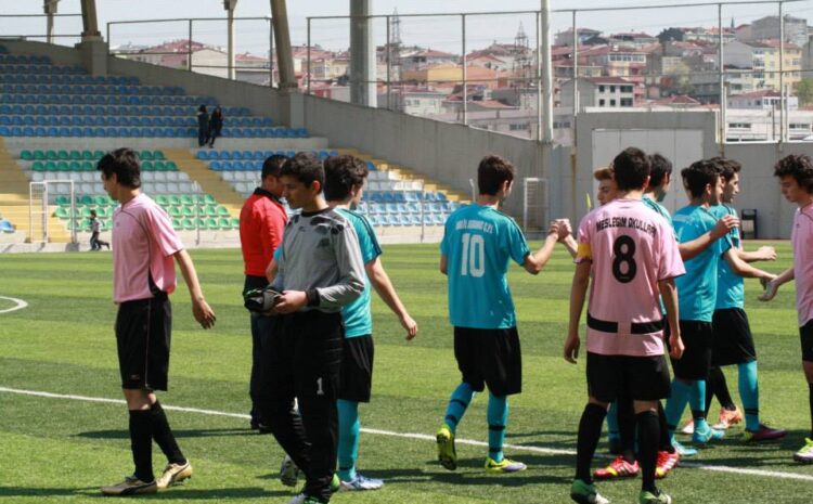 Anadolu Lisesi Futbol Takımı Antremanlarına Başladı